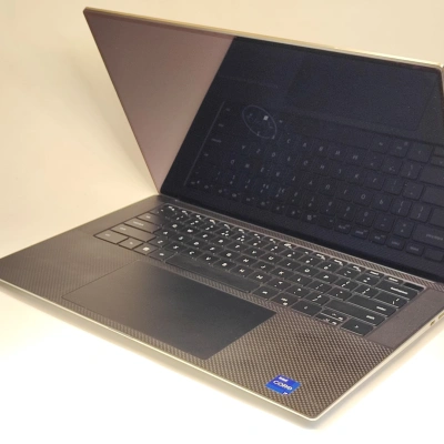 DELL XPS 15 9520