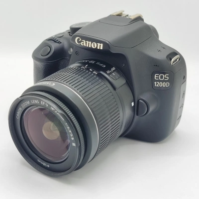 Aparat foto DSLR Canon 1200D + obiectiv kit Canon EF-S 18-55mm f/3.5-5.6 III