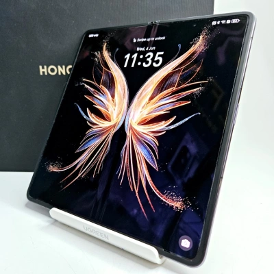 Honor Magic V2