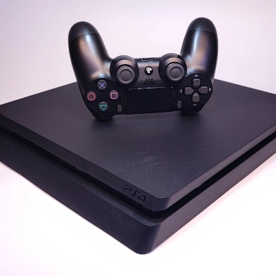 Sony PS4 Slim 500GB + 1 controller