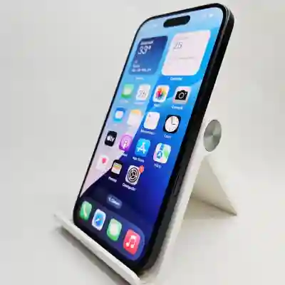 Apple iPhone 16